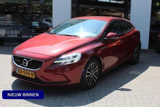 Rood Gebruikt 2016 Volvo V40 Stationwagen | € 13.450 (Eerlijke prijs) - Afbeelding 1/4