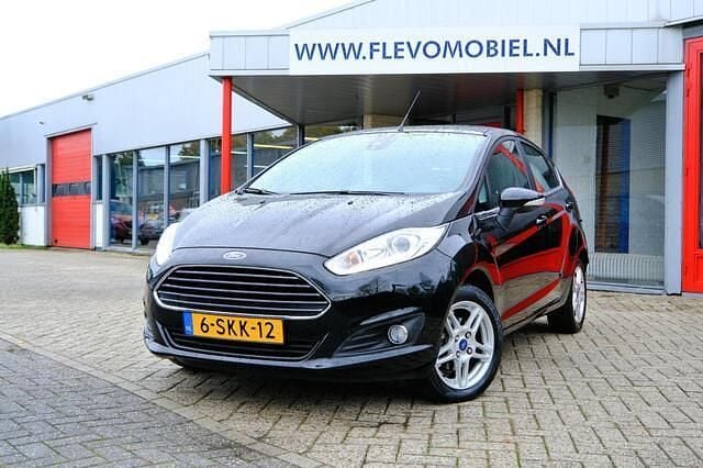 Zwart Gebruikt 2013 Ford Fiesta Titanium Hatchback | € 8.350 (Eerlijke prijs) - Afbeelding 1/4