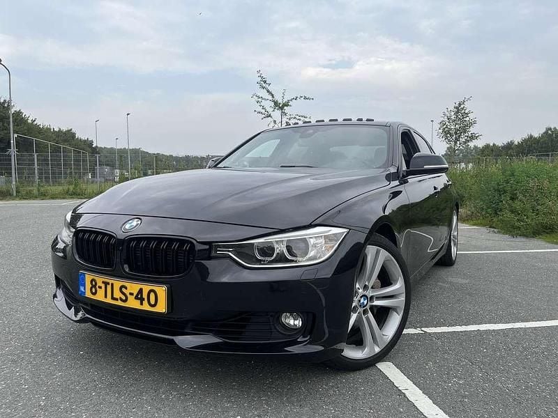 Zwart Gebruikt 2012 BMW 330 Sedan | € 17.499 - Afbeelding 1/4