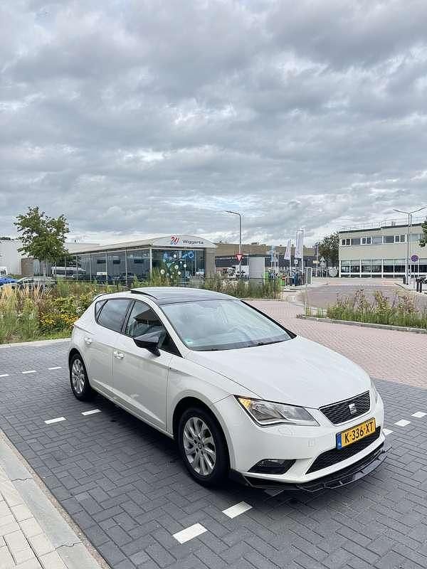 Gebruikt 2013 Seat Leon Sedan | € 7.500 (Eerlijke prijs) - Afbeelding 1/4