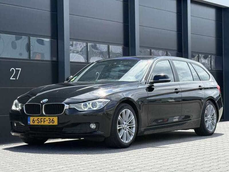Zwart, metallic lak Gebruikt 2013 BMW 320 Stationwagen | € 6.750 (Eerlijke prijs) - Afbeelding 1/4