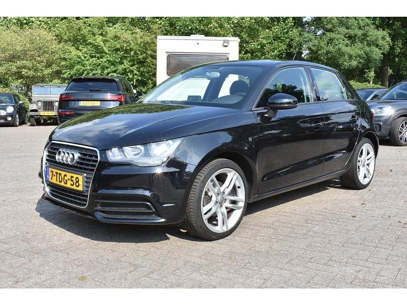 Zwart Gebruikt 2014 Audi A1 Attraction Hatchback | € 8.950 (Iets duurder) - Afbeelding 1/4
