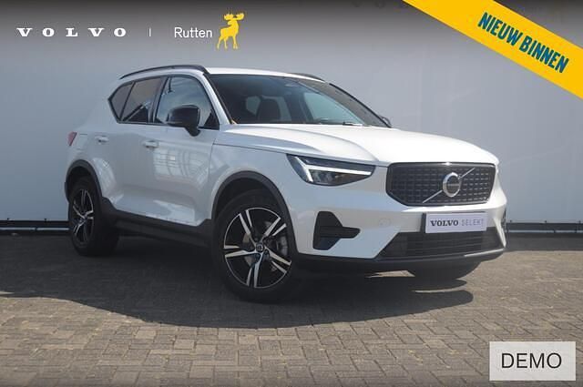 Wit Gebruikt 2025 Volvo XC40 Plus SUV | € 44.840 (Eerlijke prijs) - Afbeelding 1/4