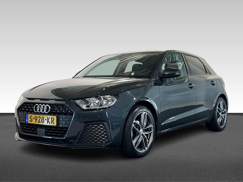 Grijs Gebruikt 2023 Audi A1 Sportback Proline Hatchback | € 24.495 (Goede deal) - Afbeelding 1/4