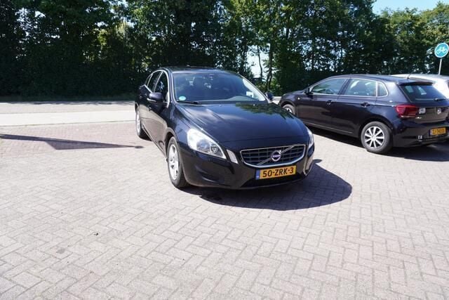 Zwart Gebruikt 2013 Volvo S60 Momentum Sedan | € 8.944 (Goede deal) - Afbeelding 1/4