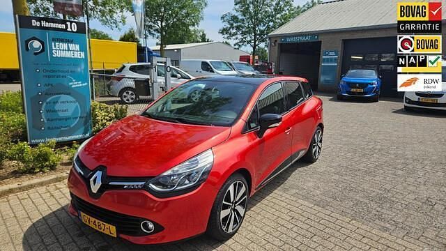 Rood Gebruikt 2015 Renault Clio GrandTour Dynamique Stationwagen | € 8.250 (Eerlijke prijs) - Afbeelding 1/4