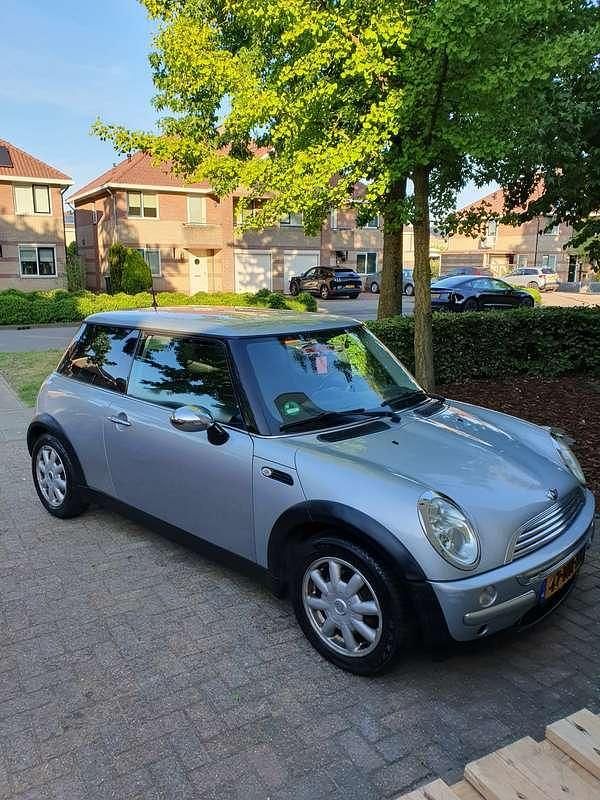 Grijs Gebruikt 2004 Mini ONE Salt Hatchback | € 1.650 (Goede deal) - Afbeelding 1/4