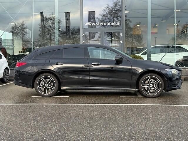 Occasion Mercedes CLA250 Shooting Brake AMG line 102 PK (75 kW) 2023 Zwart Stationwagen