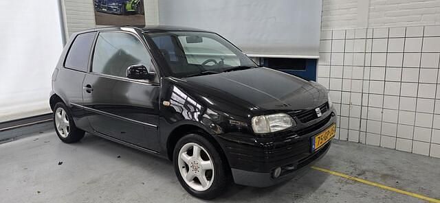 Zwart Occasion 2001 Seat Arosa Stella Hatchback | € 1.650 (Duur) - Afbeelding 1/4