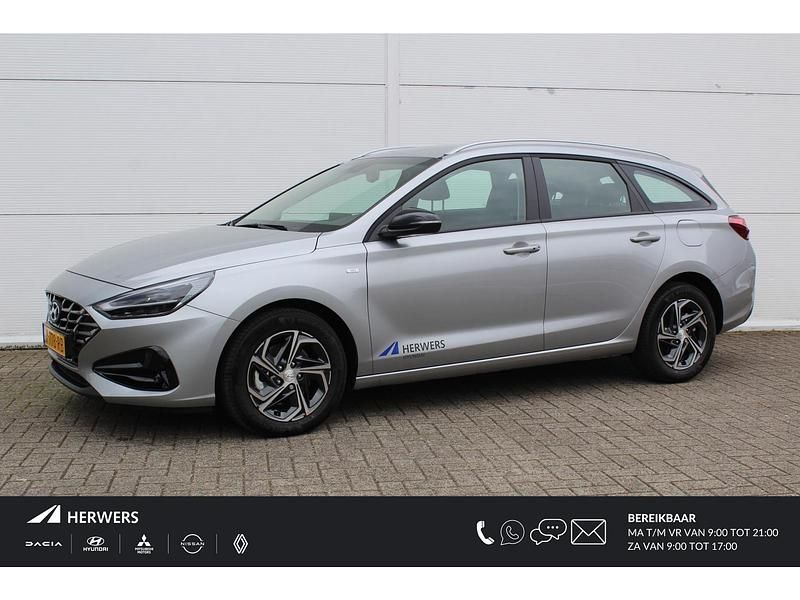 Grijs Gebruikt 2024 Hyundai i30 Comfort Stationwagen | € 22.835 (Eerlijke prijs) - Afbeelding 1/4