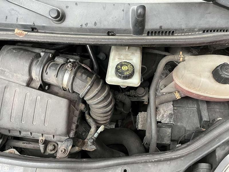 Occasion Opel Vivaro 114 PK (83 kW) 2007 Zilver MPV