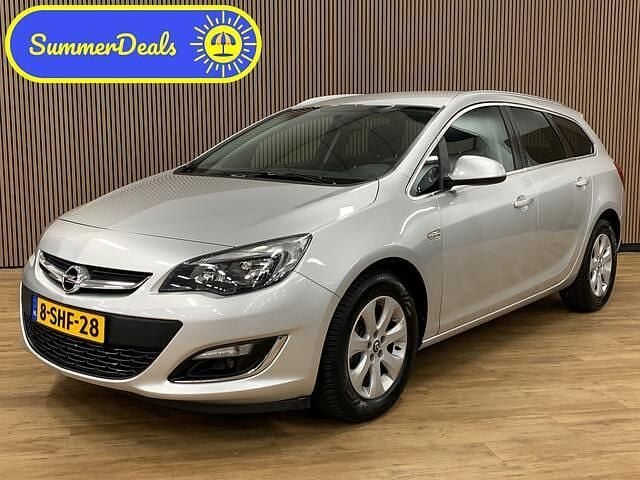 Grijs Gebruikt 2013 Opel Astra Business Stationwagen | € 6.945 (Eerlijke prijs) - Afbeelding 1/4