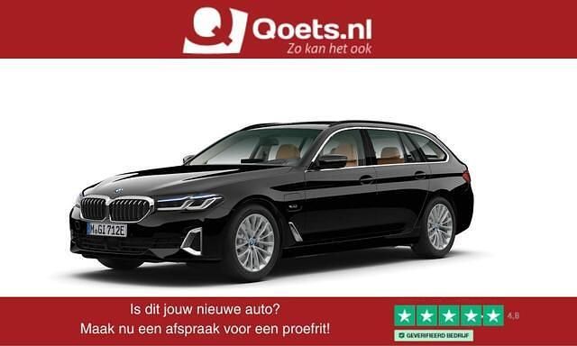 Zwart Occasion 2022 BMW 530e Executive Stationwagen | € 35.950 (Super prijs) - Afbeelding 1/4