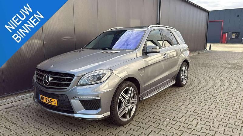 Grijs Gebruikt 2012 Mercedes ML63 AMG AMG SUV | € 25.949 (Eerlijke prijs) - Afbeelding 1/4