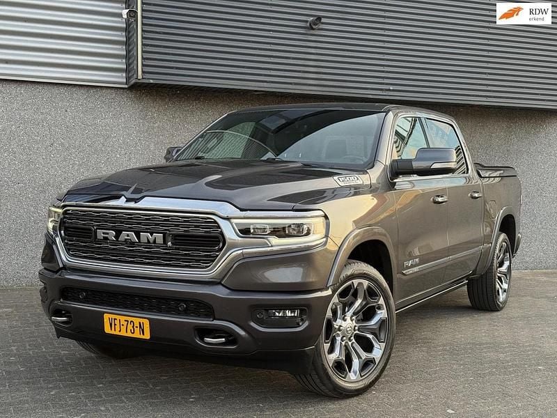 Grijs (metallic) Occasion 2020 Dodge Ram Limited Pickup | € 44.990 (Eerlijke prijs) - Afbeelding 1/4