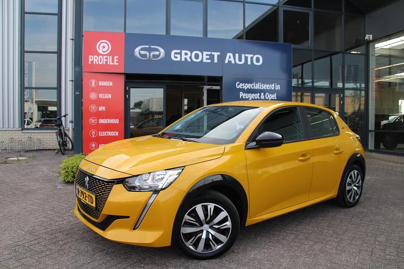 Geel Gebruikt 2022 Peugeot e-208 Active Hatchback | € 16.550 (Eerlijke prijs) - Afbeelding 1/4