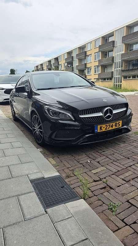 Zwart Gebruikt 2017 Mercedes CLA200 Prestige Sedan | € 17.000 (Goede deal) - Afbeelding 1/4