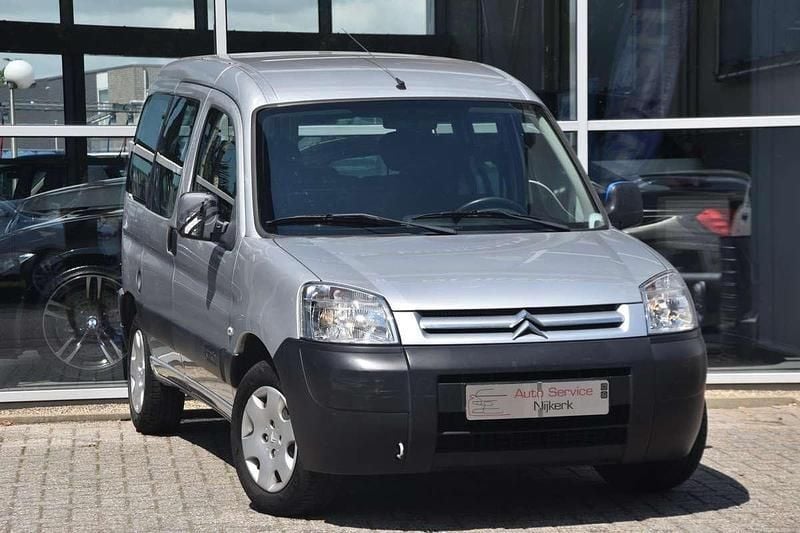 Zwart, metallic lak Gebruikt 2003 Citroën Berlingo MPV | € 2.999 (Eerlijke prijs) - Afbeelding 1/4