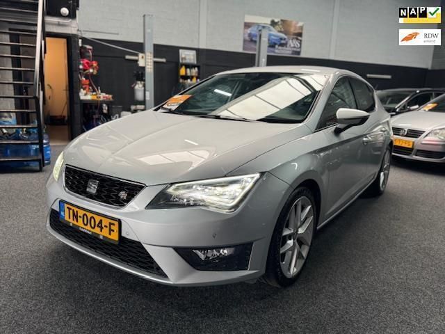 Grijs Gebruikt 2016 Seat Leon ST FR Stationwagen | € 12.250 (Goede deal) - Afbeelding 1/4