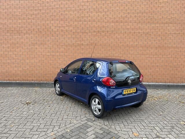 Occasion Toyota Aygo 68 PK (50 kW) 2007 Blauw Hatchback