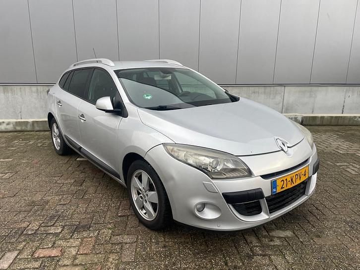 Gebruikt 2010 Renault Mégane III Dynamique Stationwagen | € 1.350 (Eerlijke prijs) - Afbeelding 1/4