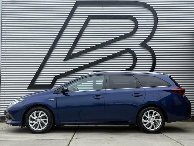 Occasion Toyota Auris Hybrid 136 PK (100 kW) 2015 Blauw Hatchback