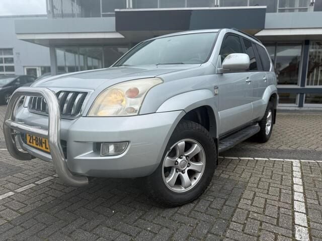 Grijs Gebruikt 2004 Toyota Land Cruiser Executive SUV | € 8.500 - Afbeelding 1/4