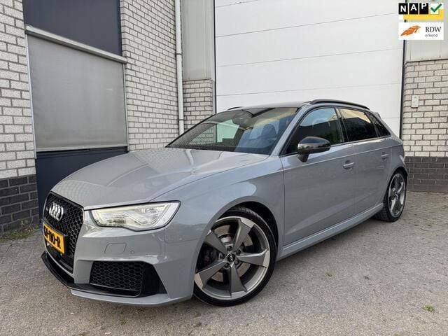Grijs Gebruikt 2015 Audi RS3 Proline Hatchback | € 27.950 - Afbeelding 1/4