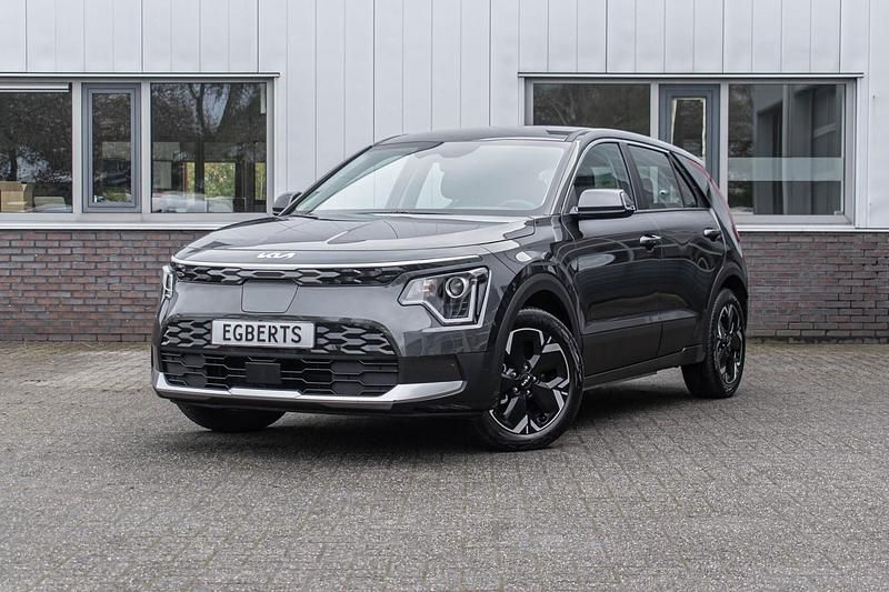 Grijs Gebruikt 2022 Kia e-Niro SUV | € 24.200 (Goede deal) - Afbeelding 1/4
