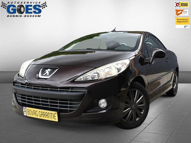 Bruin, metallic lak Gebruikt 2014 Peugeot 207 CC Active Cabriolet | € 7.740 (Duur) - Afbeelding 1/4