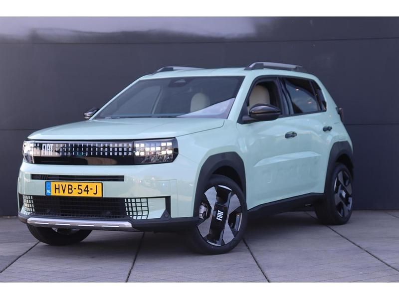 Groen Gebruikt 2025 Fiat Grande Panda Hatchback | € 22.935 (Super prijs) - Afbeelding 1/1