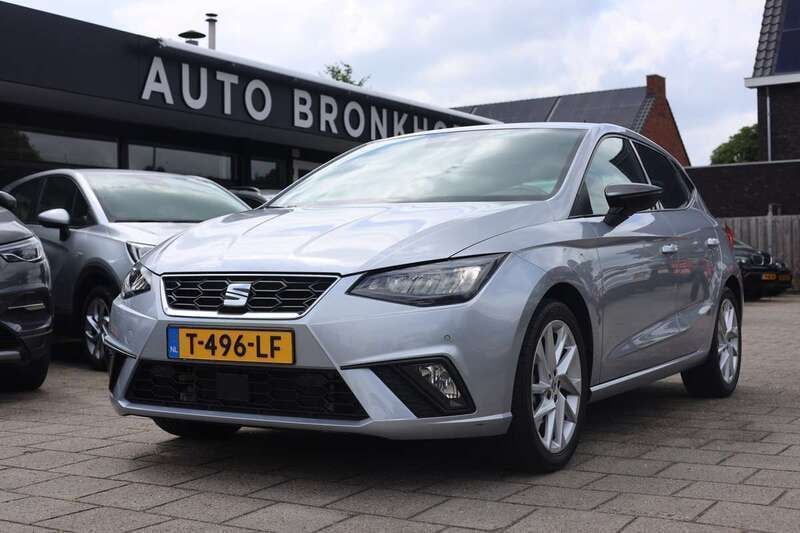Grijs Gebruikt 2022 Seat Ibiza FR Hatchback | € 18.950 (Super prijs) - Afbeelding 1/4