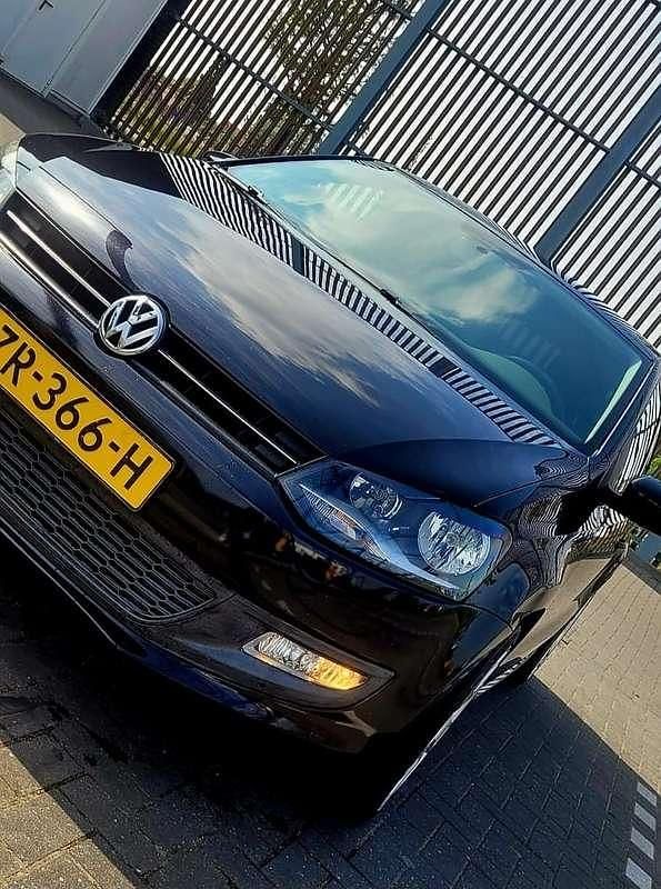 Zwart Gebruikt 2010 VW Polo Highline Hatchback | € 4.100 (Eerlijke prijs) - Afbeelding 1/4