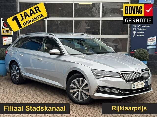 Grijs Gebruikt 2024 Skoda Superb Business Line Stationwagen | € 34.990 (Goede deal) - Afbeelding 1/4