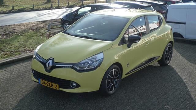 Occasion Renault Clio IV Expression 90 PK (66 kW) 2013 Geel Hatchback