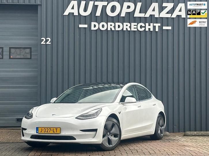 Gebruikt 2020 Tesla Model 3 Standard Range Sedan | € 17.845 (Eerlijke prijs) - Afbeelding 1/1