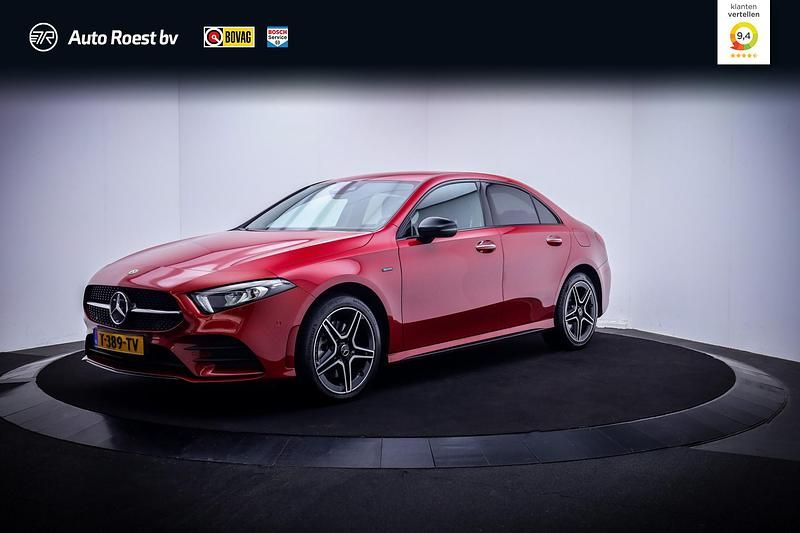 Rood Gebruikt 2020 Mercedes A250 AMG Sedan | € 26.925 (Eerlijke prijs) - Afbeelding 1/4