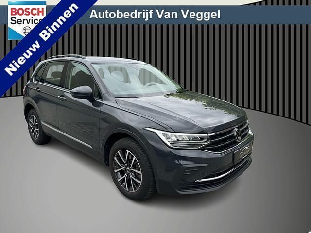 Grijs Gebruikt 2022 VW Tiguan Business SUV | € 32.250 (Super prijs) - Afbeelding 1/4