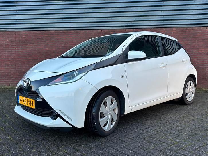 Occasion 2014 Toyota Aygo Hatchback | € 5.750 (Goede deal) - Afbeelding 1/4