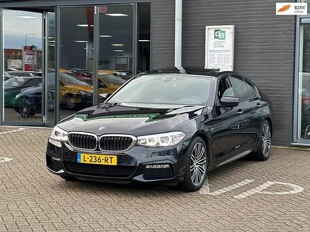Zwart Gebruikt 2018 BMW 530 Executive Sedan | € 27.999 (Goede deal) - Afbeelding 1/4