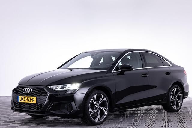 Zwart (metallic) Gebruikt 2021 Audi A3 Business Sedan | € 20.994 (Super prijs) - Afbeelding 1/4