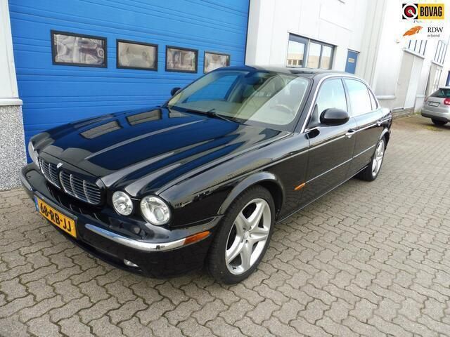 Zwart Gebruikt 2005 Jaguar XJ Executive Sedan | € 9.495 (Eerlijke prijs) - Afbeelding 1/4