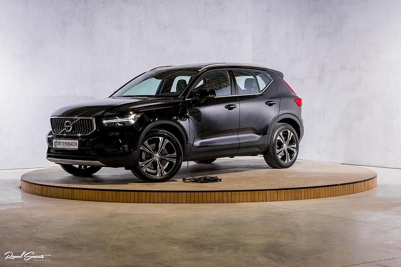 Zwart Gebruikt 2021 Volvo XC40 Inscription SUV | € 32.990 (Goede deal) - Afbeelding 1/4