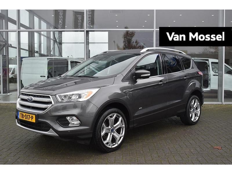Grijs Occasion 2017 Ford Kuga Titanium SUV | € 19.945 (Iets duurder) - Afbeelding 1/4