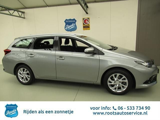 Grijs Gebruikt 2015 Toyota Auris Touring Sports Stationwagen | € 13.239 (Eerlijke prijs) - Afbeelding 1/4