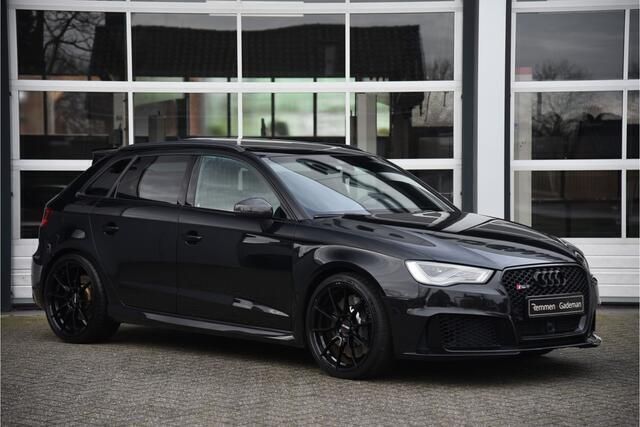 Zwart Gebruikt 2016 Audi RS3 Sportback Proline Hatchback | € 36.875 - Afbeelding 1/4