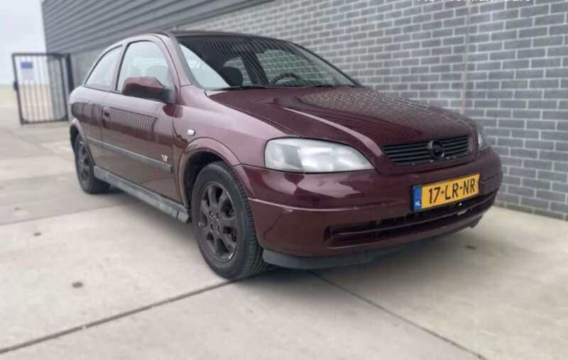 Rood Gebruikt 2003 Opel Astra Njoy Hatchback | € 1.150 (Eerlijke prijs) - Afbeelding 1/4