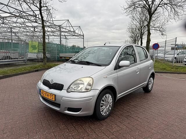 Occasion Toyota Yaris Sol 86 PK (63 kW) 2000 Grijs (metallic) Hatchback