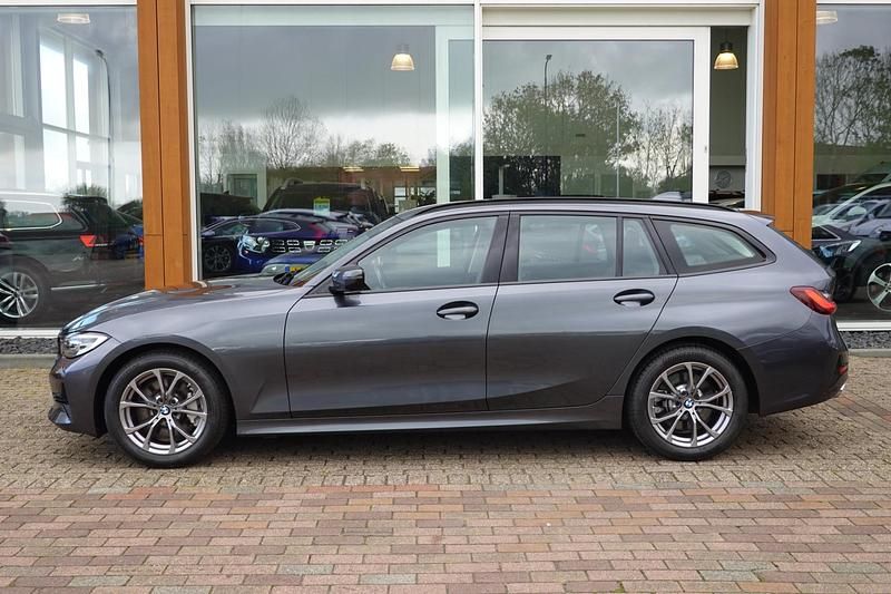 Occasion BMW 330 Comfort Edition 259 PK (190 kW) 2022 Grijs Stationwagen