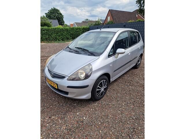 Grijs Occasion 2006 Honda Jazz Cool Hatchback | € 1.299 (Eerlijke prijs) - Afbeelding 1/4